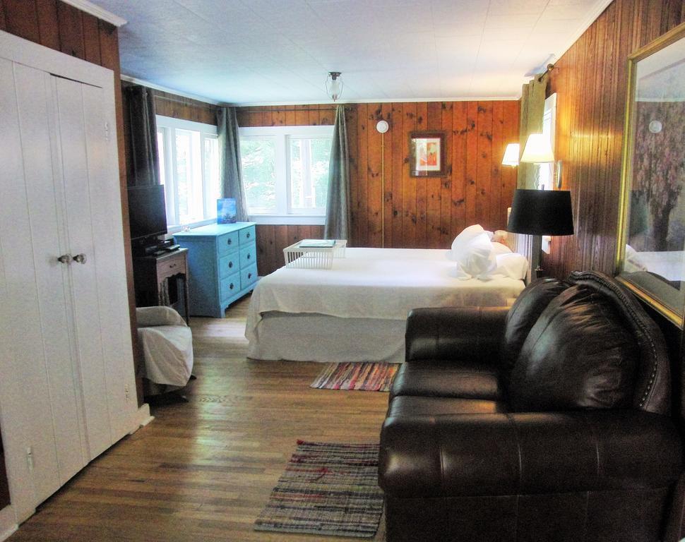 The Pines Cottages Woodfin Zimmer foto